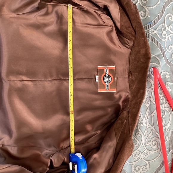 Pioneer Wear genuine leather fringe jacket. Size 40. Excellent condition. - Picture 8 of 9